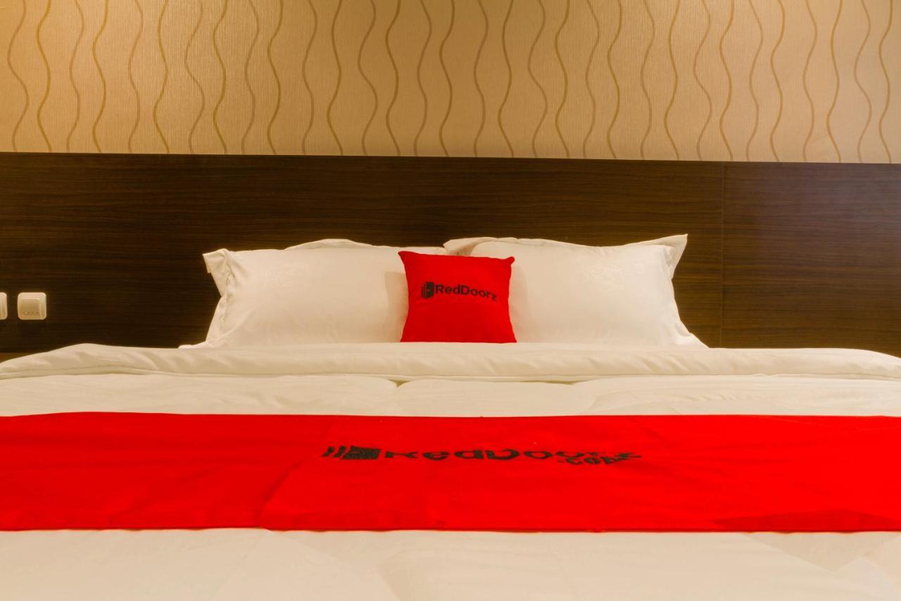 เรดดอร์ซ พลัส แอท ดิปาติยูกูร Hotel บันดุง ภายนอก รูปภาพ