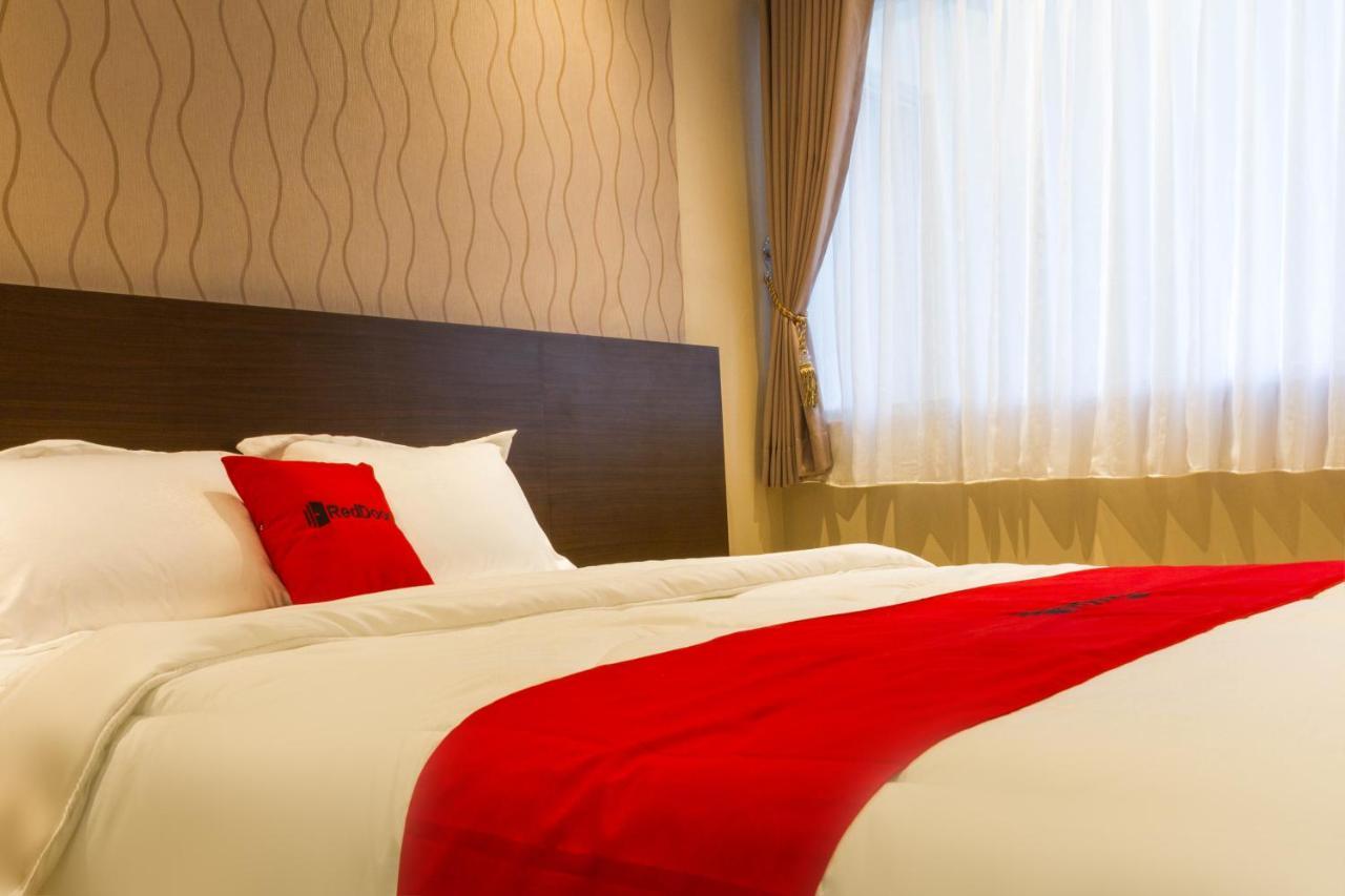 เรดดอร์ซ พลัส แอท ดิปาติยูกูร Hotel บันดุง ภายนอก รูปภาพ