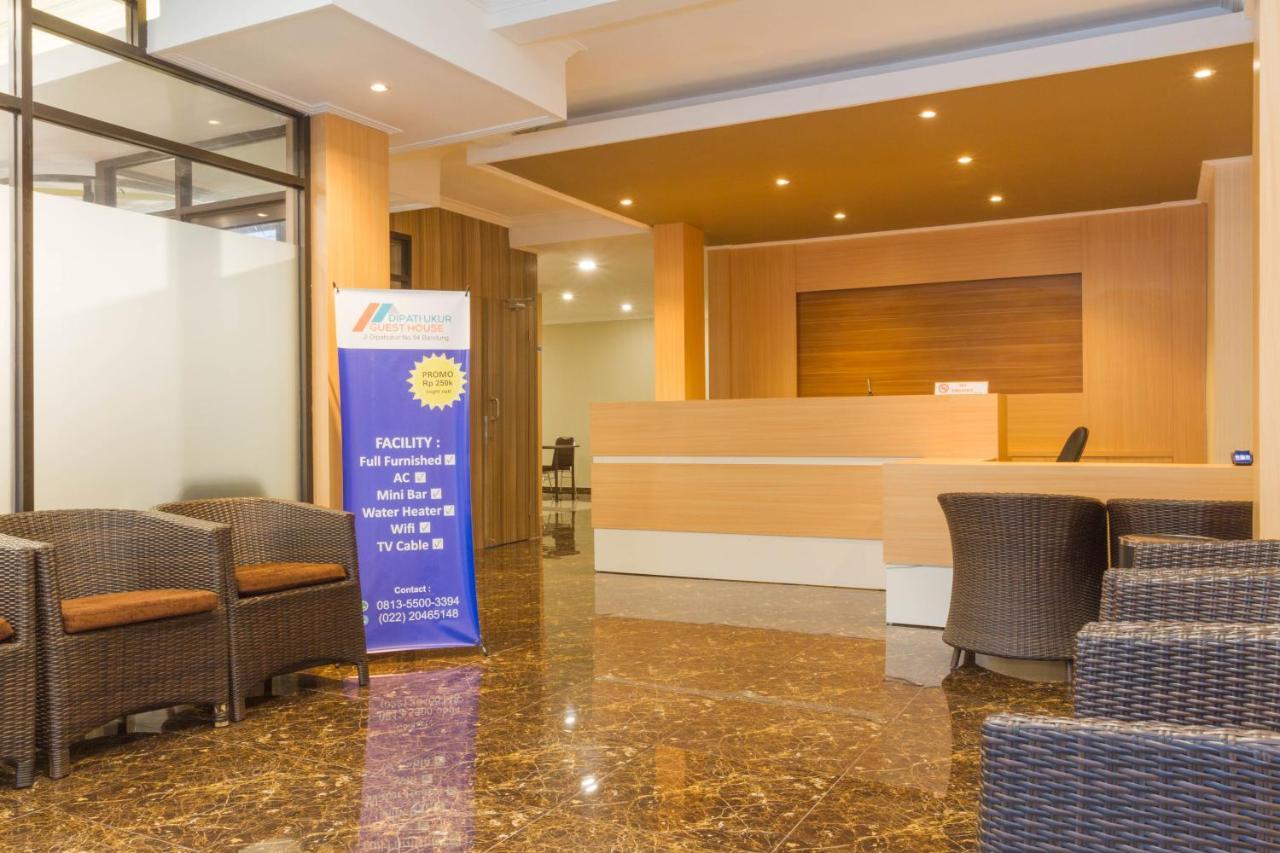 เรดดอร์ซ พลัส แอท ดิปาติยูกูร Hotel บันดุง ภายนอก รูปภาพ